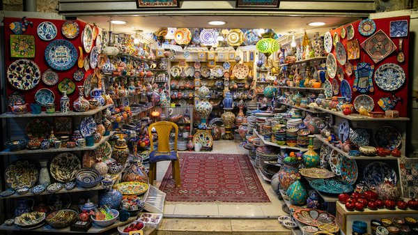 Comment découvrir les marchés locaux et les artisans à Marrakech, Maroc ?