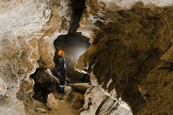 Quels sont les meilleurs spots pour une plongée dans les grottes sous-marines en Espagne?